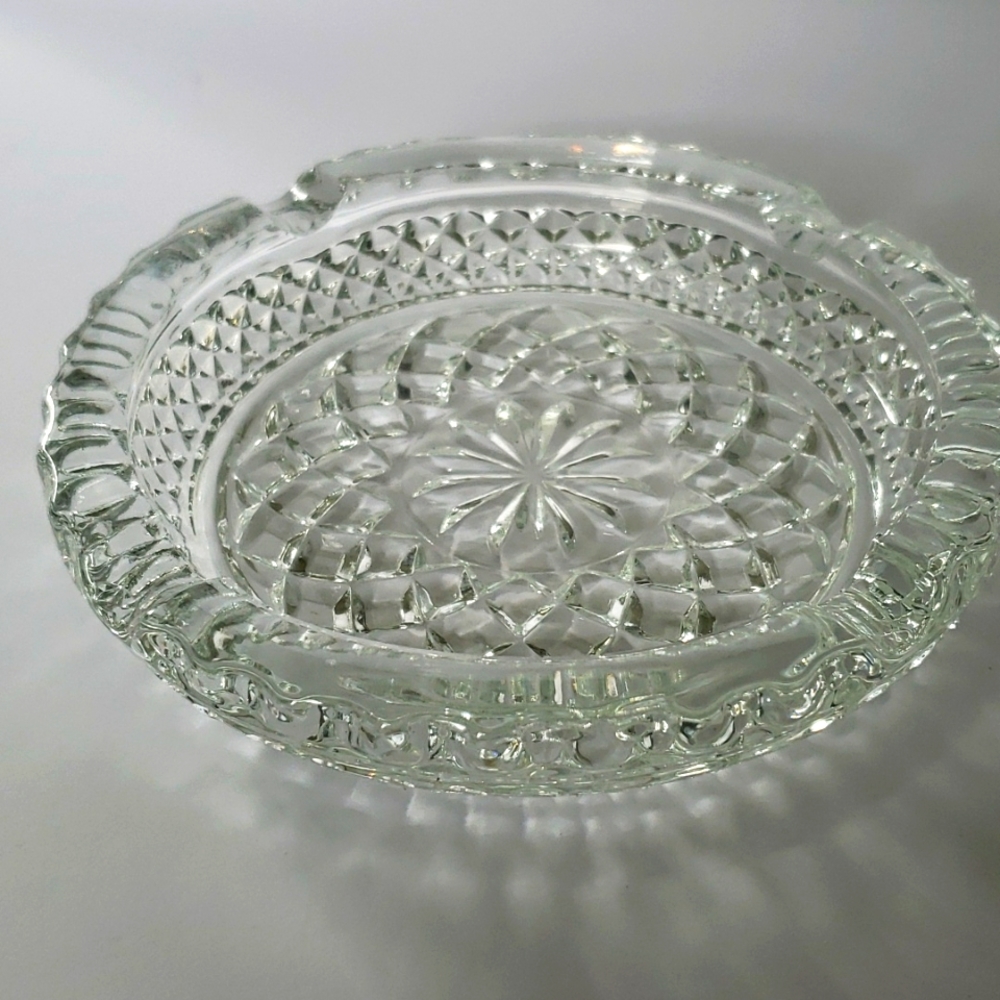 Ashtray Vintage Medium Starlight cut  clear glass Granny core